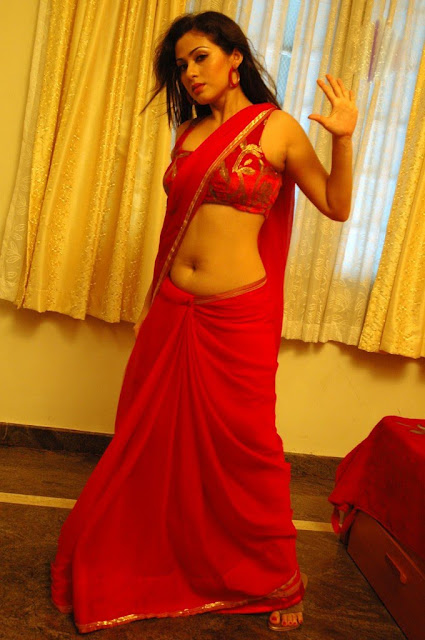 Sada Deep navel Exposing Photos