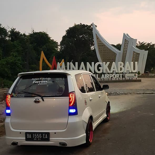 Modifikasi Mobil Avanza Warna Putih Terbaik 2022 racing 48