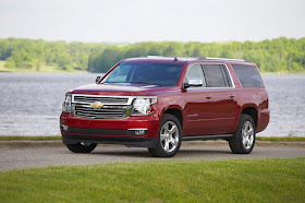 Front 3/4 view of 2015 Chevrolet Suburban LTZ