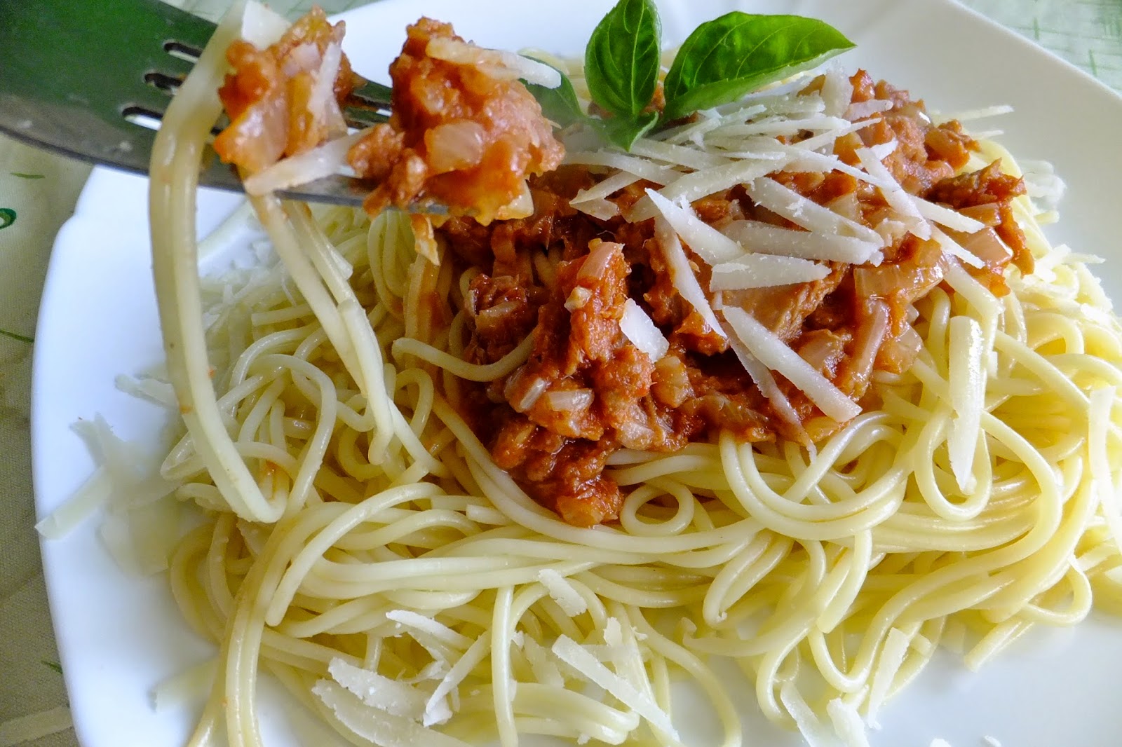 http://smakowiciewmojejkuchni.blogspot.com/2014/05/spaghetti-z-tunczykiem.html