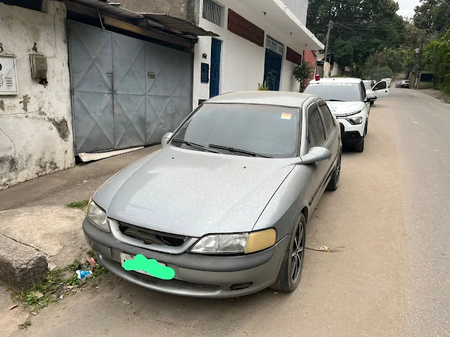 Veículos são notificados por situação de abandono no bairro Retiro, em Volta Redonda