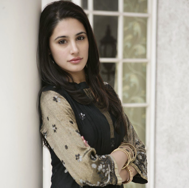 Nargis Fakhri Hd Wallpapers