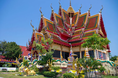 Nestled on the serene resort island of Koh Samui, Wat Plai Laem, also known as Nuan Naram Temple