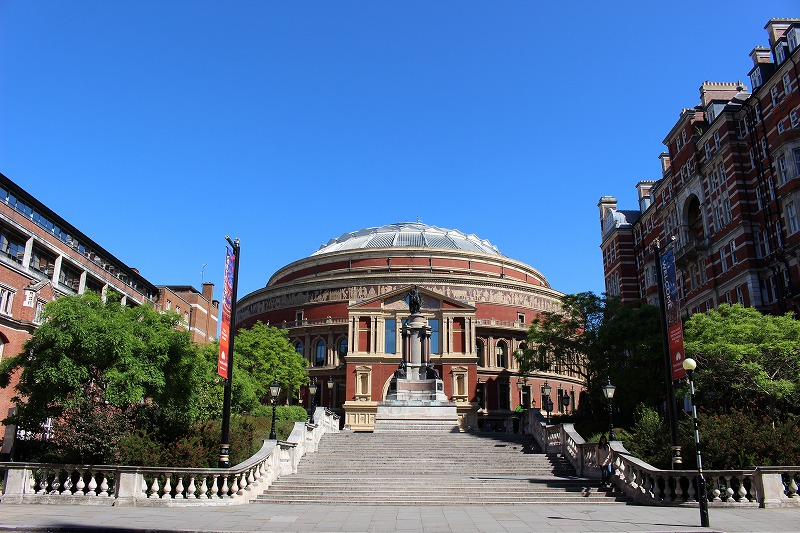 ロンドンの旅を楽しむ ロイヤル アルバート ホール Royal Albert Hall レンガ造りの歴史ある素敵な 円形のホール