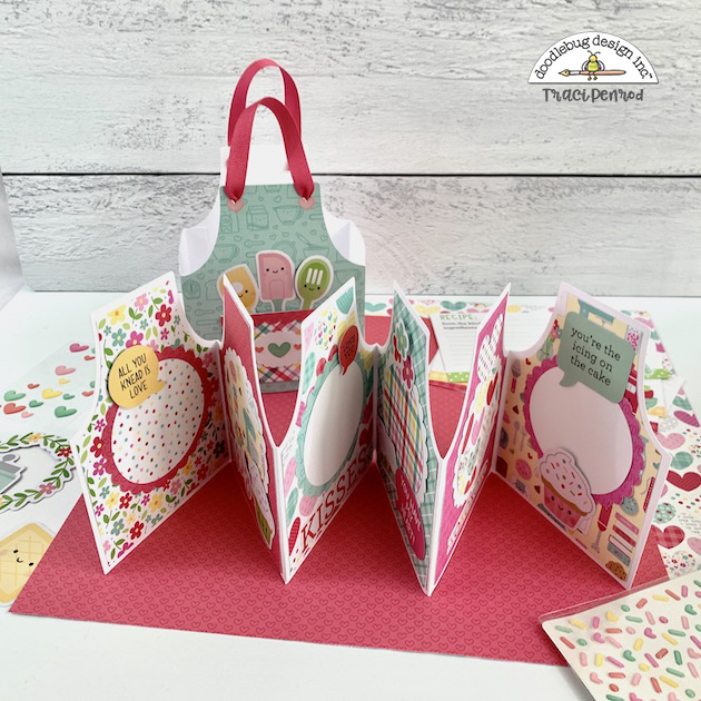 Accordion apron shaped mini album and storage box for recipes and photos