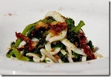 Tagliatelle di calamaro ajo, ojo e broccoletti