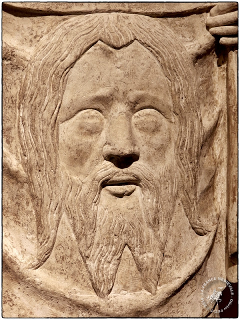 DIJON (21) - Musée des Beaux Arts : Statue de Sainte-Véronique (XIVe siècle)