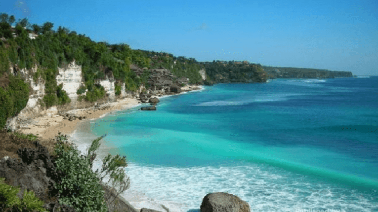 Puisi Melur Di Sisi Pantai