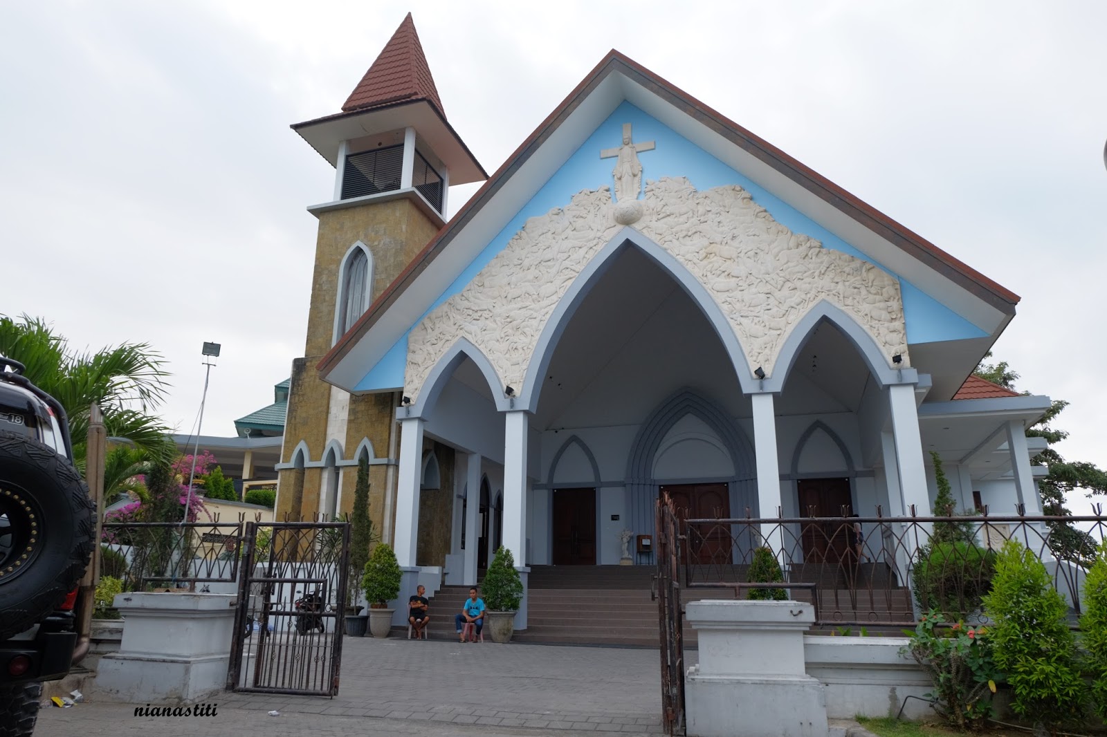 Berkunjung ke Tempat Ibadah 5 Agama di Puja Mandala 