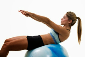 exercise-ball-crunch