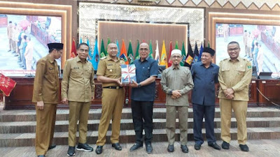 Rapat Paripurna dipimpin ketua DPRD Sumbar  di Hadiri Wakil Gubernur