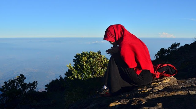  Feeling Wanita Itu Kuat, Jangan Membohonginya, Karena Ia Akan Tau Kalau Pasangannya Sedang Berbohong... 