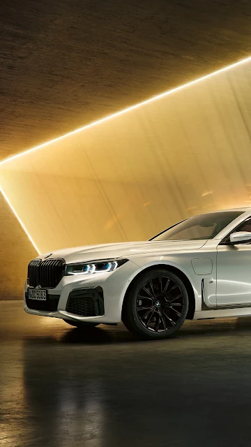 BMW 745e M Sport Wallapper