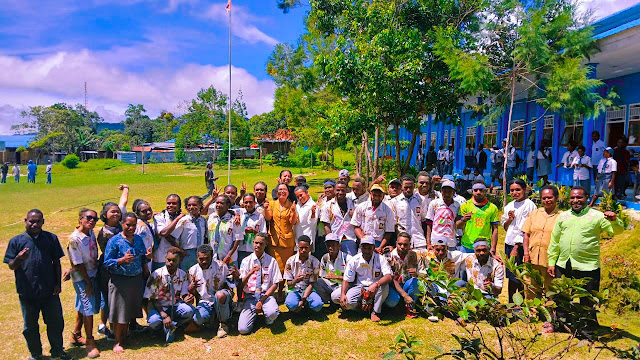 SMA Negeri Kobakma Rayakan 100 Persen Kelulusan Siswa XII