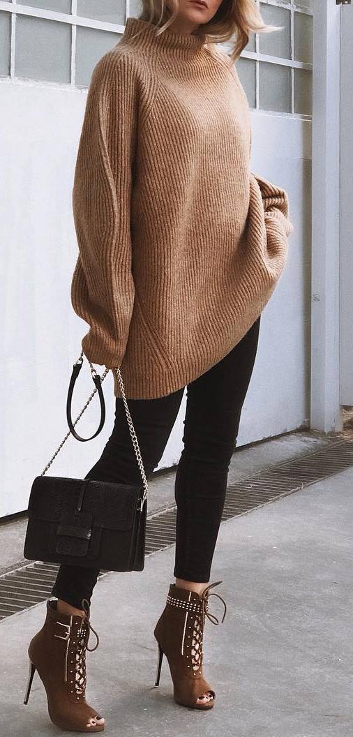 cute outfit / knit oversized sweater + bag + black skinnies + heels