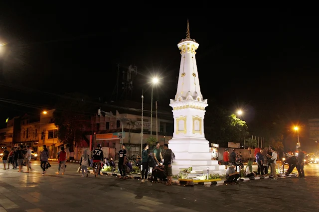 Indahnya Tugu Jogja Di Malam Hari