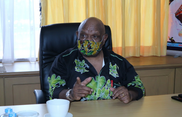 Klemen Tinal Minta SKPD Pemprov Papua Bantu Tangani Banjir Keerom.lelemuku.com.jpg