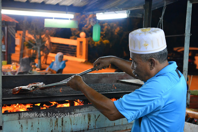 Serkam-Medan-Ikan-Bakar-Malacca-Umbai-Pantai-Beach