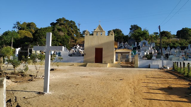 CEMITÉRIO DE RAINHA ISABEL JÁ ESTÁ SUPERLOTADO E SEM ESPAÇO PARA AMPLIAÇÃO