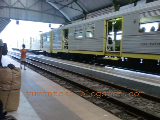 Perjalanan Naik Kereta Api "Kutoarjo-Yogyakarta-Kutoarjo"