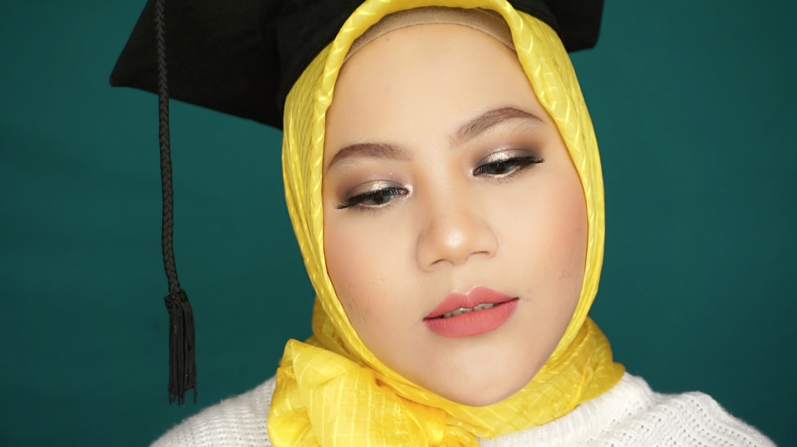 Graduation Makeup Tutorial VANDERLAND