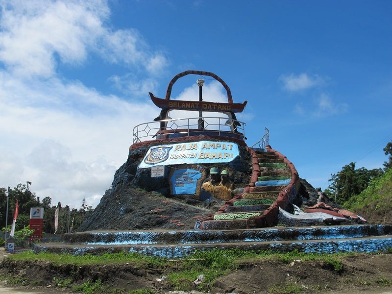  Pintu  Gerbang  Menuju Raja Ampat Catatan Si Bolang