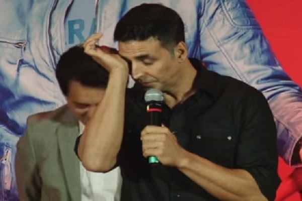 akshay-kumar-ask-apology-for-breaking-code-of-conduct-india-flag