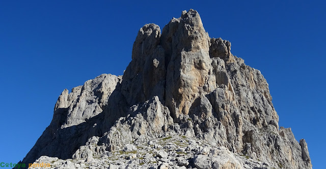Ascensión a las Agujas de Tajahierro en Picos de Europa