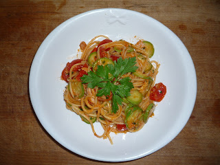 Spaghetti tonno zucchine e pomodorini_alto