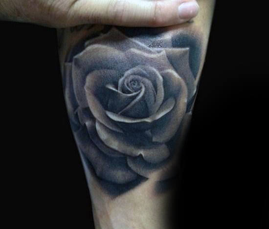 Tatuagens de Rosas Pretas - 60 fotos e modelos para sua inspiração!