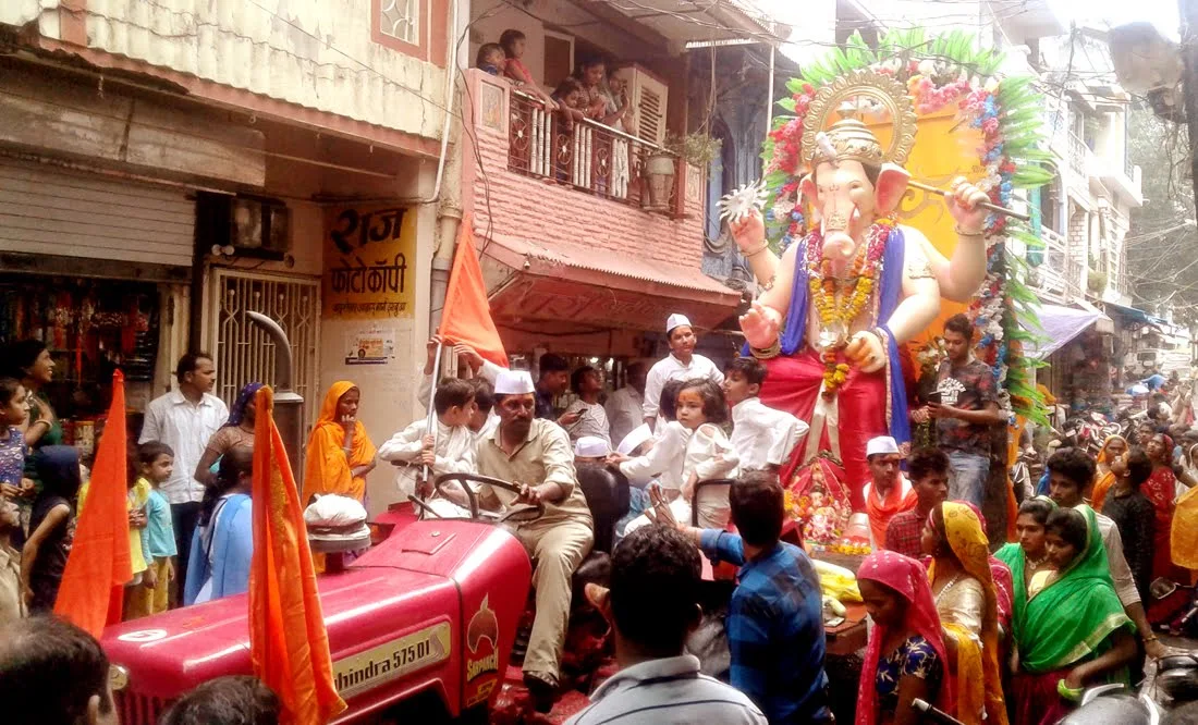 Jhabua News- Jhabua Ka Raja Ganeshotsav-झाबुआ के राजा की आरती बाद निकला महा-विसर्जन चल समारोह