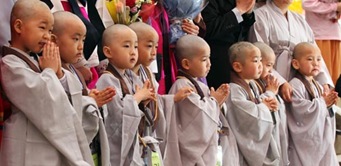 [20100503 김성룡] 동자승 삭발수계식. 서울 조계사.