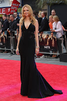 Heather Graham super hot in  a tight black gown