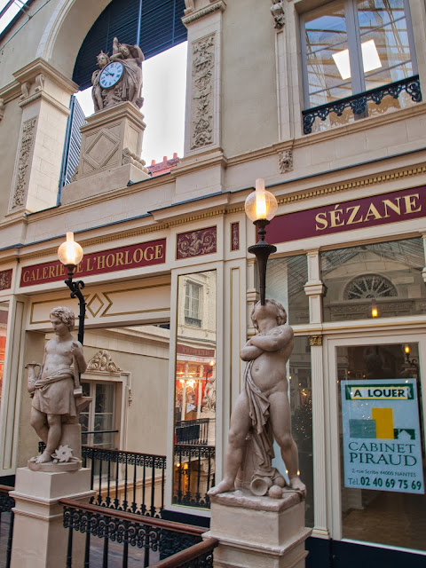 jiemve, statues du passage Pommeraye à Nantes