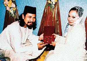 Gambar Perkahwinan M Nasir & Marlia Musa