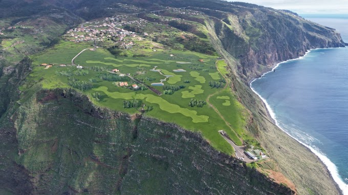 Uma nova praia de bolas de golfe vai nascer na Ponta do Pargo