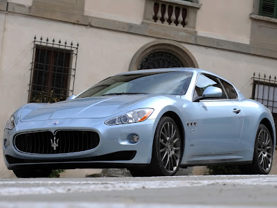 Maserati GranTurismo S Automatic 2010 - Front Angle