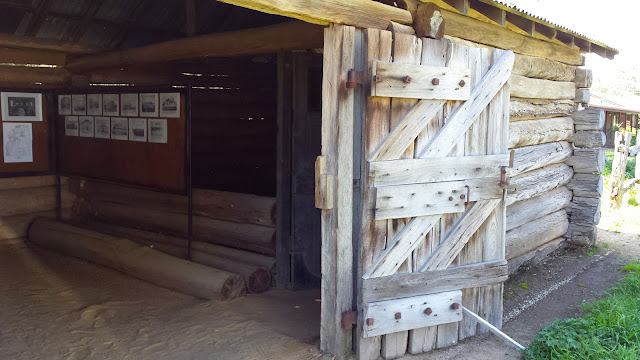 Carisbrook Log Gaol