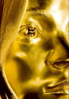 Kate Moss gold sculpture