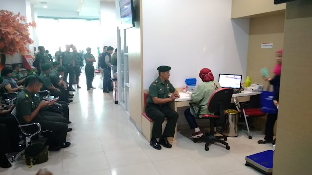 Peringati Hari Juang Kartika, Prajurit Makostrad Gelar Donor Darah