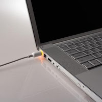 http://ardiancaisar.blogspot.com/2012/10/tips-trick-merawat-laptop-dan-notebook.html