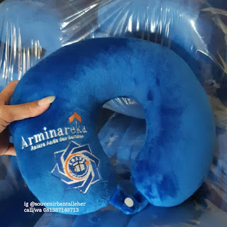 souvenir bantal leher arminareka bahan yelvo halus