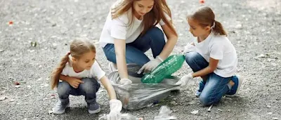 Mengajarkan anak membuang sampah pada tempatnya