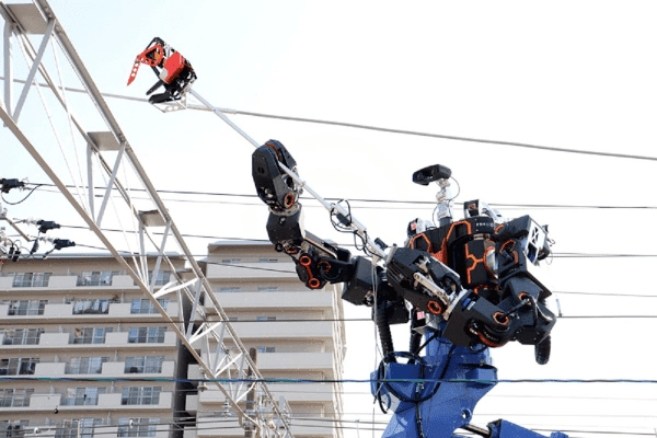 بالفيديو: روبوت عملاق في اليابان.. وهذا الغرض منه