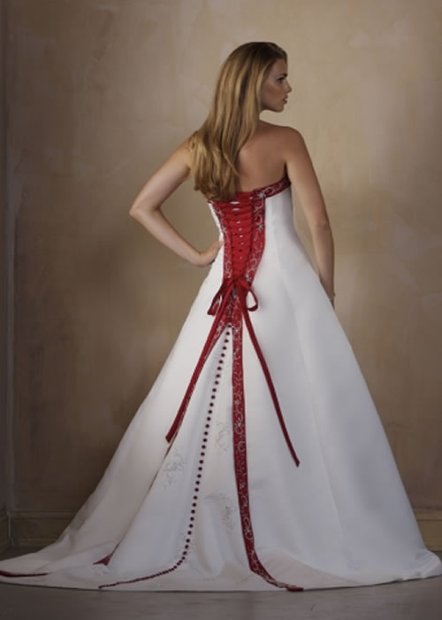 Red and White Wedding  Dress  Designs For Christmas Day 