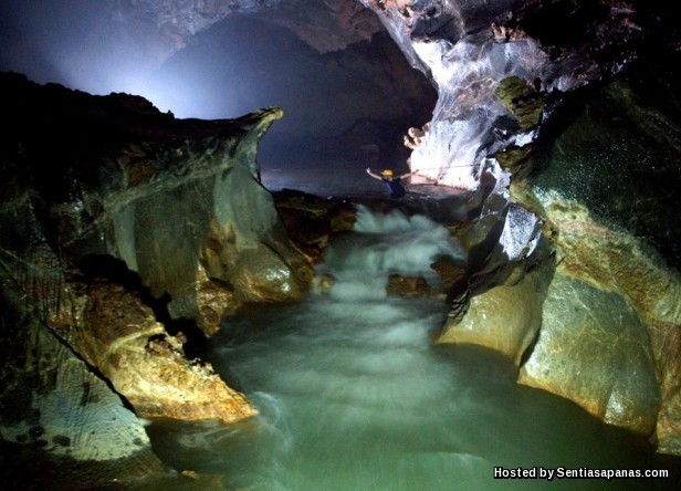 Son Doong Cave River