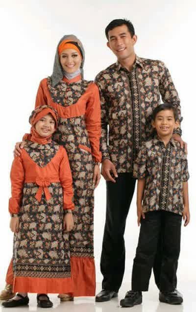 Model Baju Batik Muslim Couple untuk Keluarga Terbaik Terbaru 2015