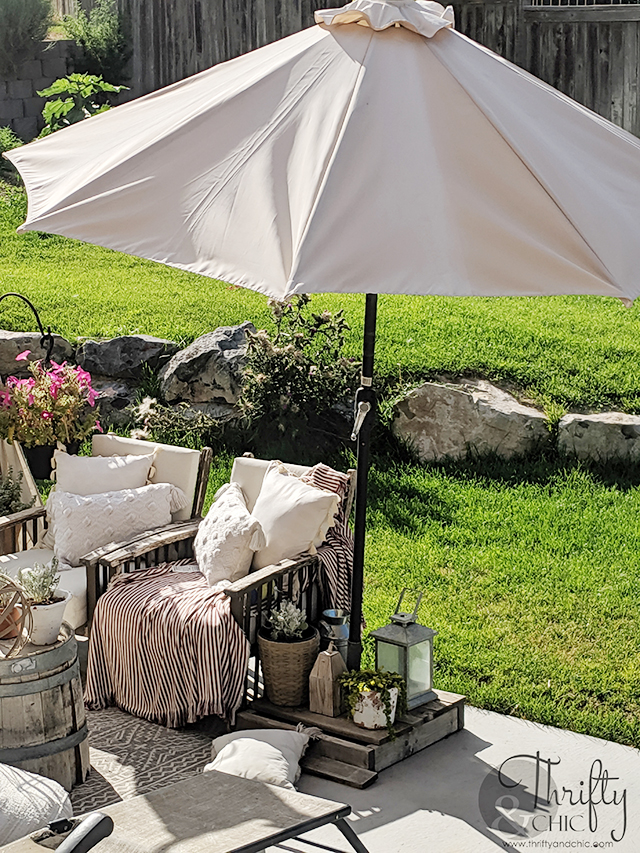 patio umbrella ideas, diy boho patio umbrella, easy patio decorating ideas, patio ideas on a budget, diy patio decor, diy patio decorating ideas
