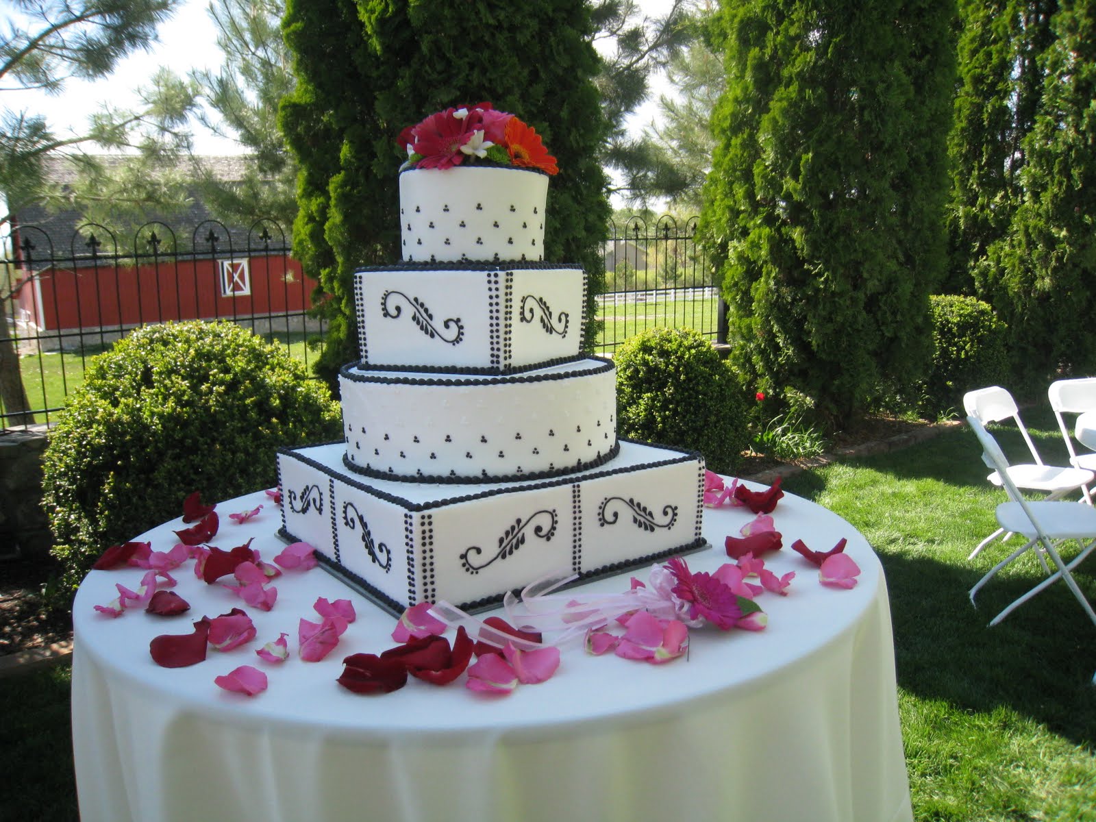 black and white wedding cakes