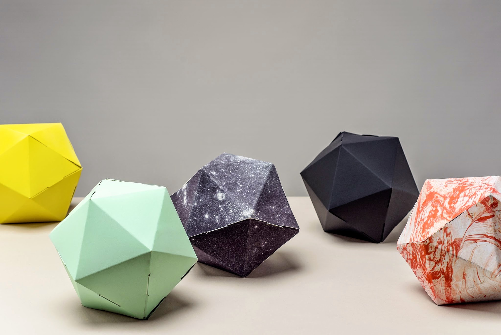 paper | diy cardboard icosahedron